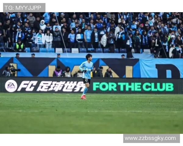 大连足球魅力四射外国明星球员助力城市体育发展与文化交流